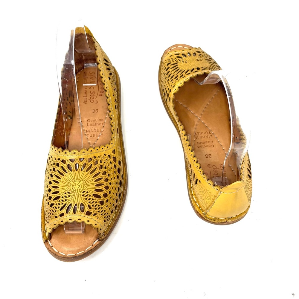 NEW Spring Step Sandals - Picture 4 of 7